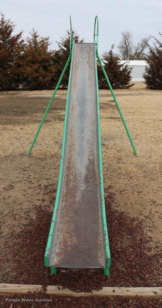 image for item EH9718 Playground equipment