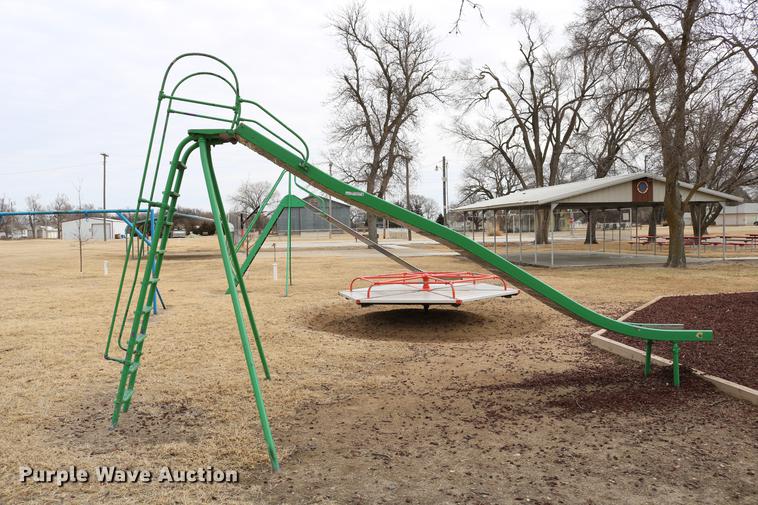 image for item EH9718 Playground equipment
