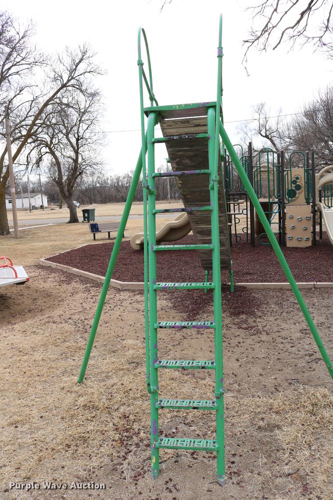 image for item EH9718 Playground equipment