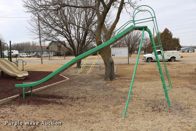 image for item EH9718 Playground equipment