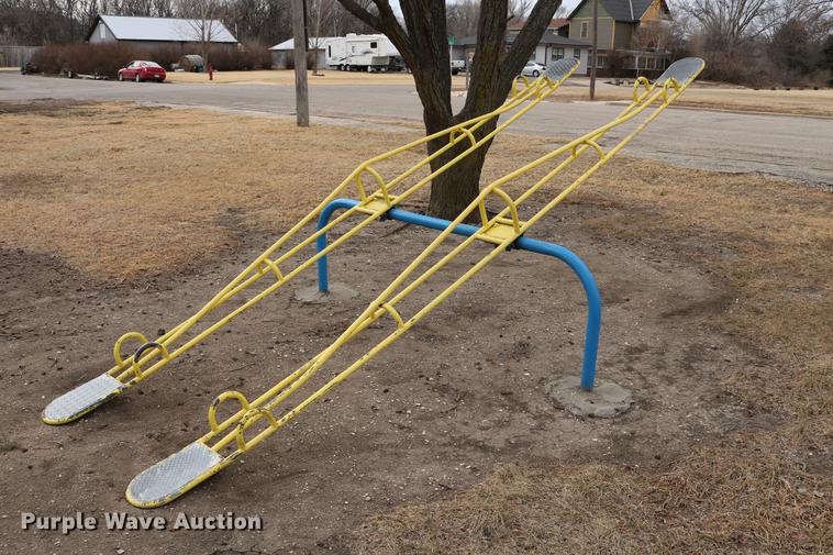 image for item EH9718 Playground equipment