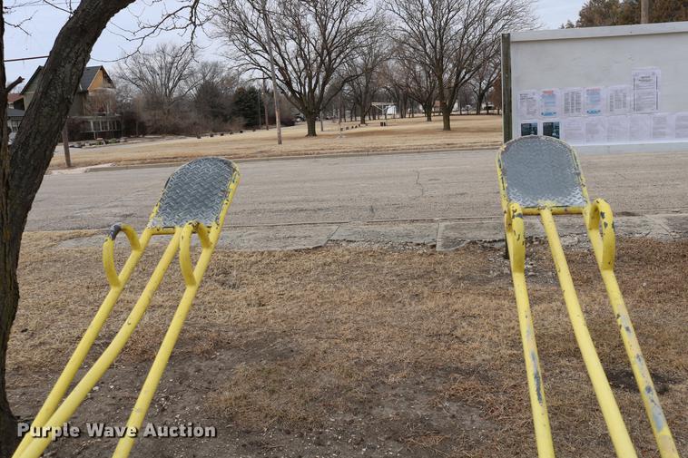 image for item EH9718 Playground equipment