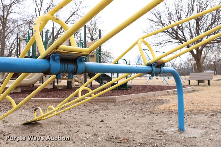 image for item EH9718 Playground equipment