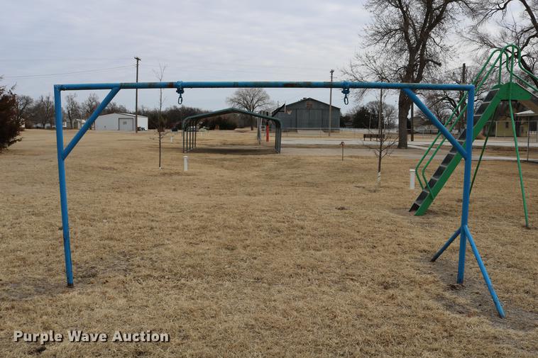 image for item EH9718 Playground equipment