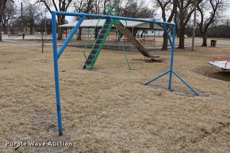 image for item EH9718 Playground equipment