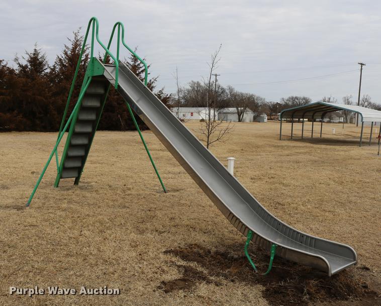 image for item EH9718 Playground equipment