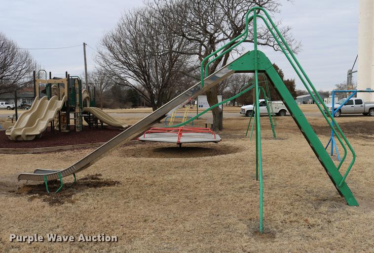 image for item EH9718 Playground equipment