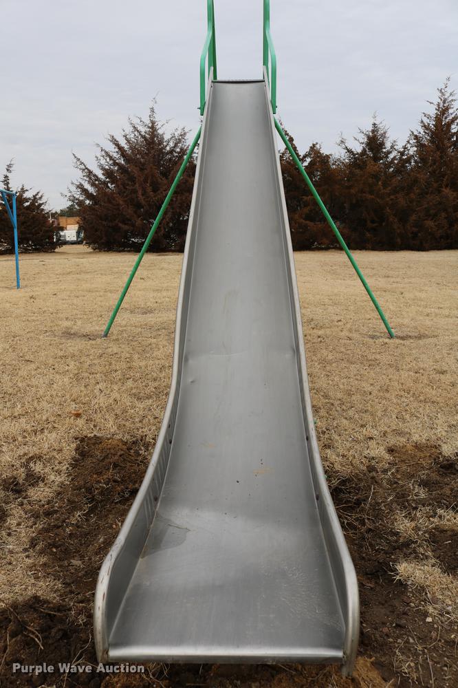 image for item EH9718 Playground equipment