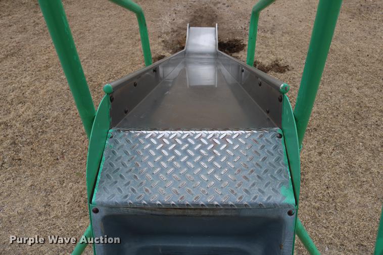 image for item EH9718 Playground equipment