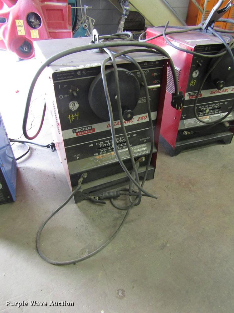 image for item EI9253 Lincoln Idealarc 250 welder