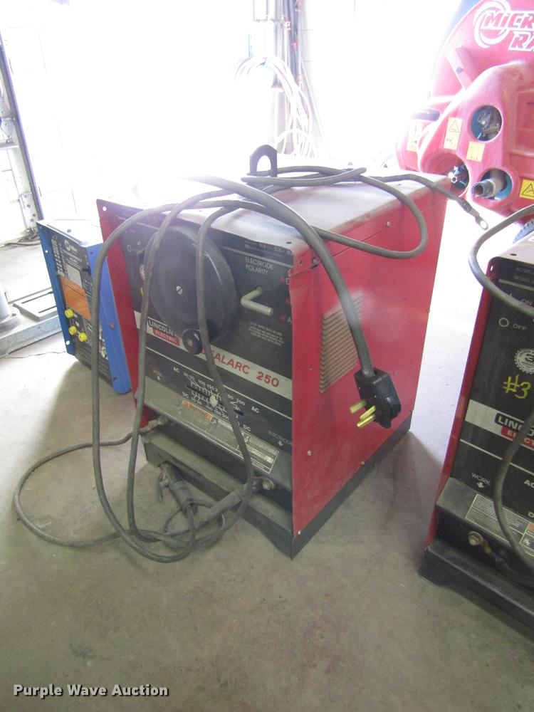 image for item EI9253 Lincoln Idealarc 250 welder
