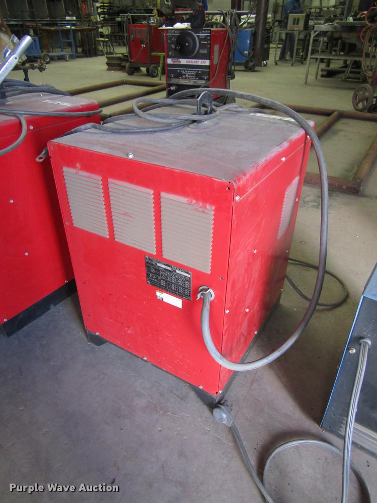 image for item EI9253 Lincoln Idealarc 250 welder