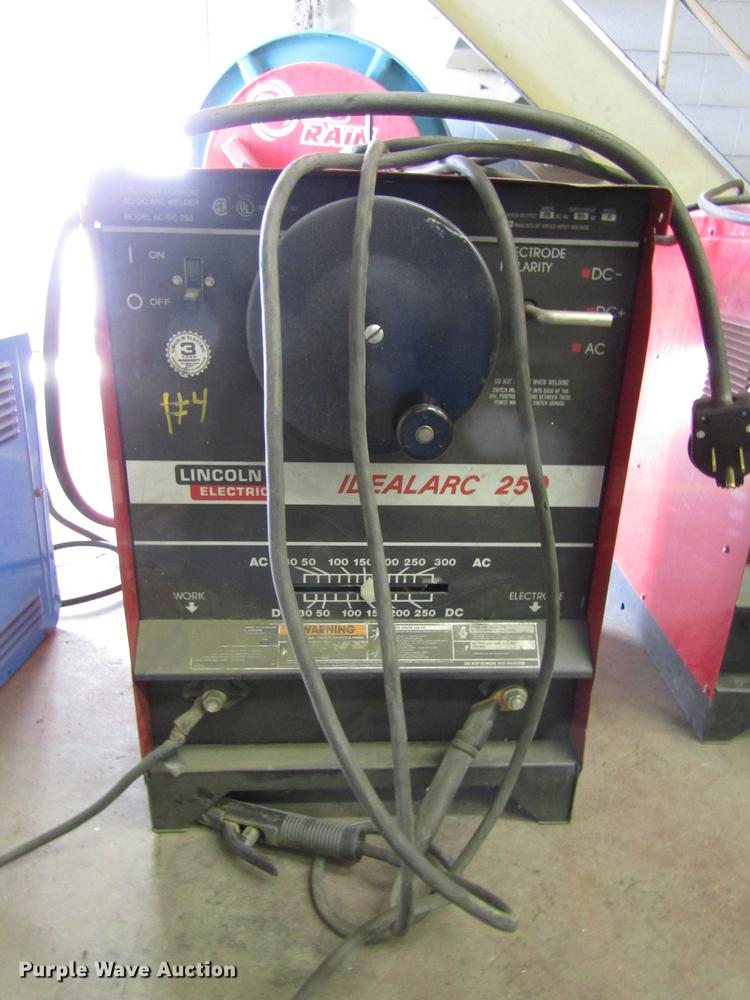 image for item EI9253 Lincoln Idealarc 250 welder
