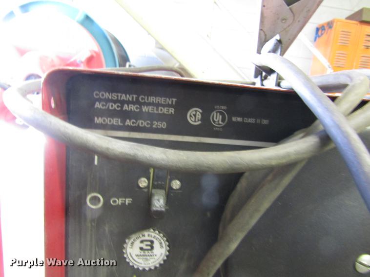 image for item EI9254 Lincoln Idealarc 250 welder
