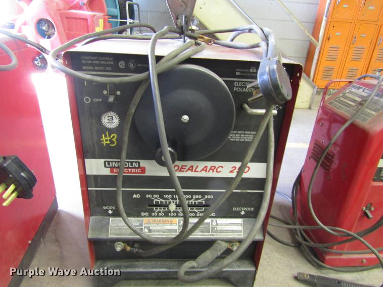 image for item EI9254 Lincoln Idealarc 250 welder