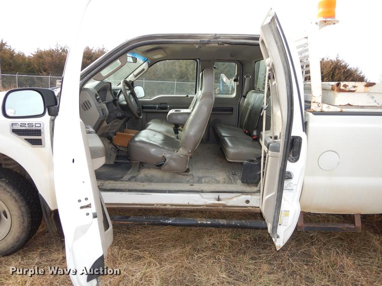 image for item EP9184 2008 Ford F250 Super Duty XL SuperCab pickup truck