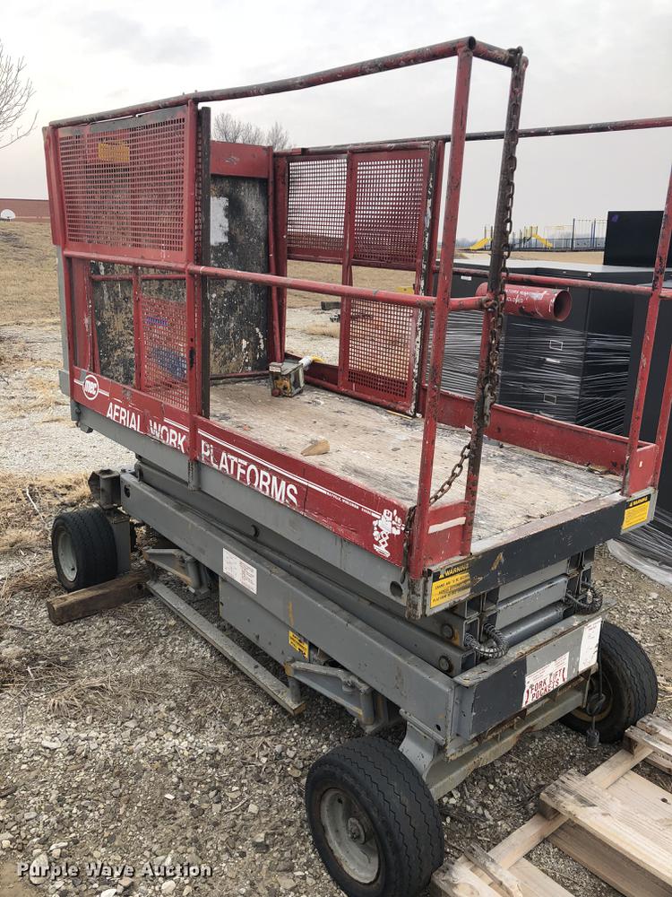 image for item G1037 Pac-craft scissor lift