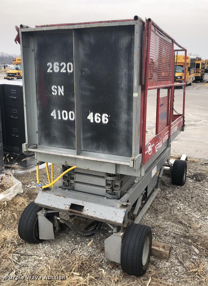 image for item G1037 Pac-craft scissor lift