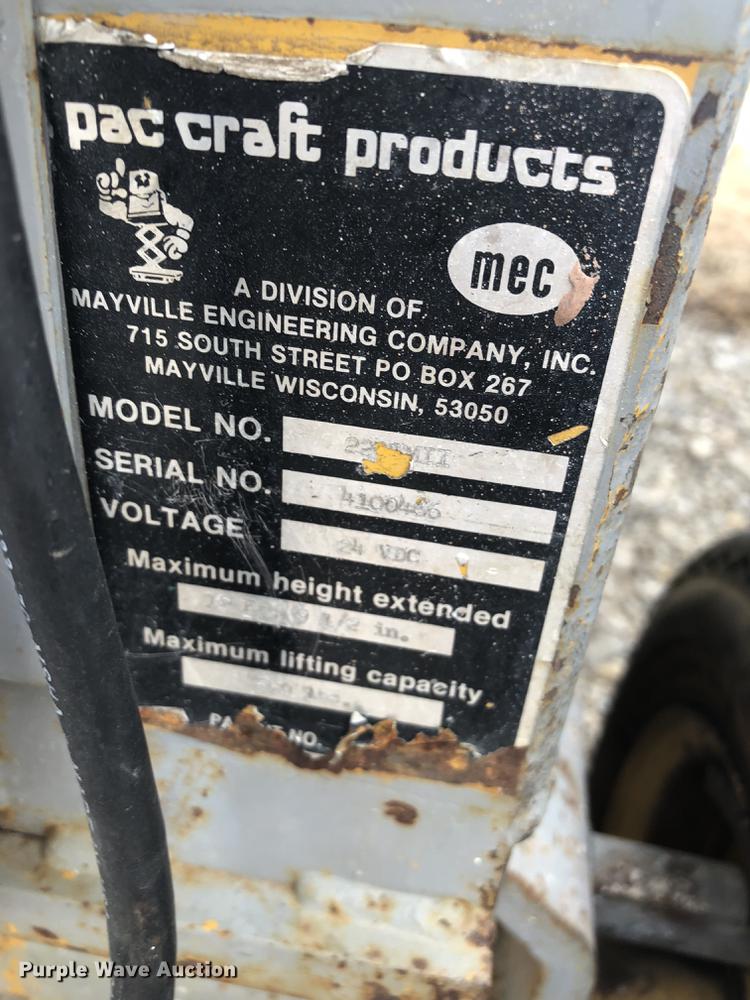 image for item G1037 Pac-craft scissor lift