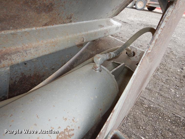 image for item J5504 2004 Trail King bottom dump trailer