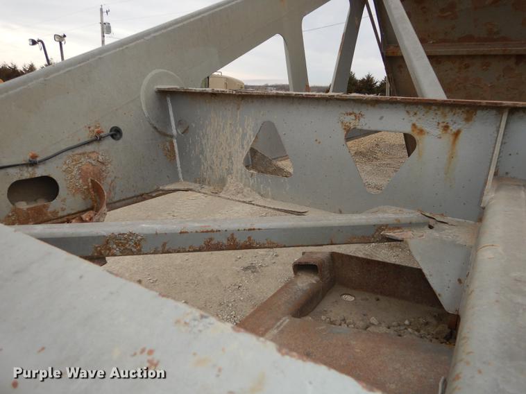 image for item J5505 2004 Trail King TKBD22-402 bottom dump trailer