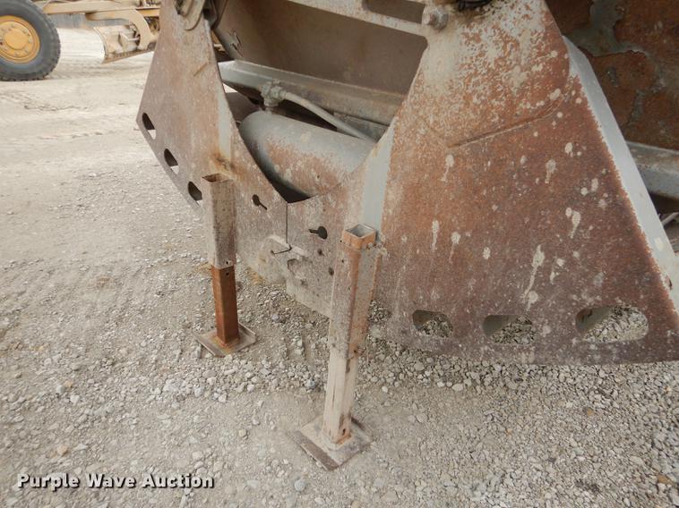 image for item J5505 2004 Trail King TKBD22-402 bottom dump trailer