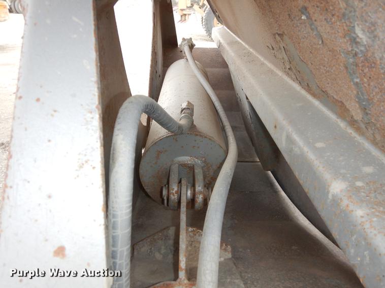 image for item J5505 2004 Trail King TKBD22-402 bottom dump trailer