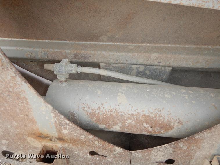 image for item J5505 2004 Trail King TKBD22-402 bottom dump trailer