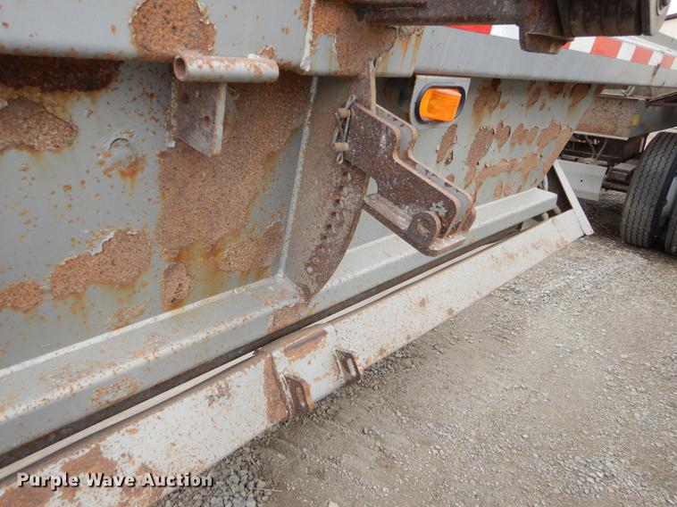 image for item J5505 2004 Trail King TKBD22-402 bottom dump trailer