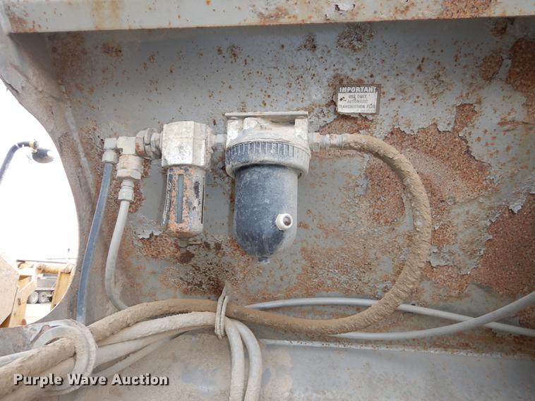 image for item J5505 2004 Trail King TKBD22-402 bottom dump trailer