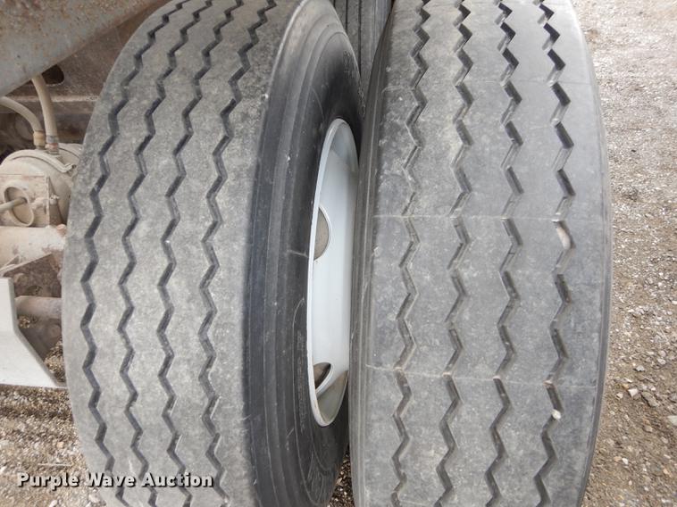 image for item J5505 2004 Trail King TKBD22-402 bottom dump trailer