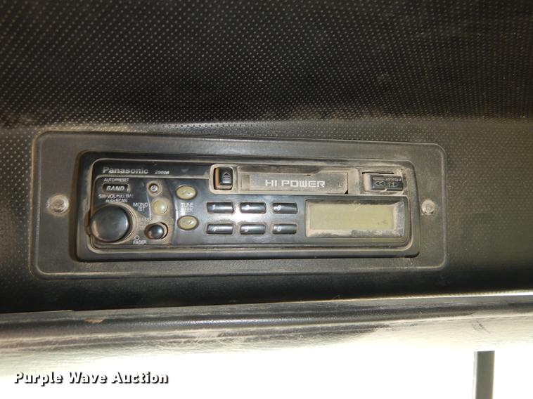 image for item J5518 2000 Mack CH613 truck chassis