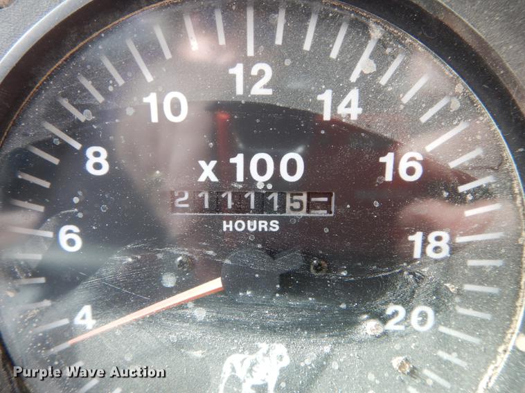 image for item J5518 2000 Mack CH613 truck chassis