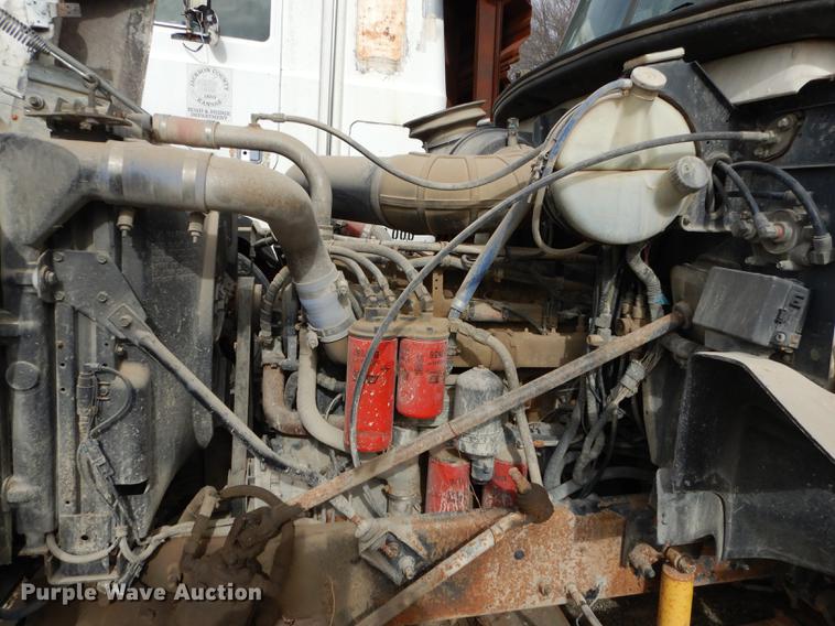 image for item J5518 2000 Mack CH613 truck chassis