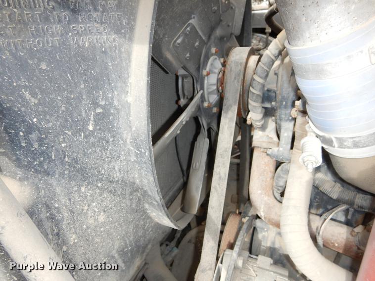 image for item J5518 2000 Mack CH613 truck chassis