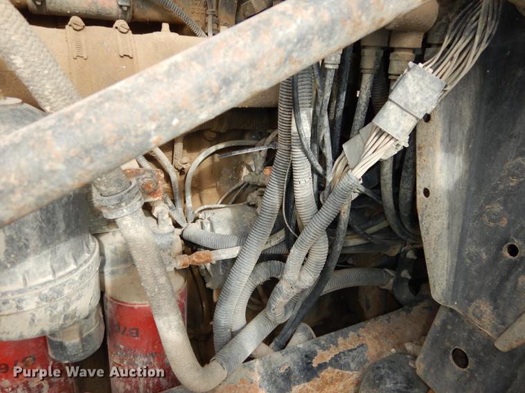 image for item J5518 2000 Mack CH613 truck chassis