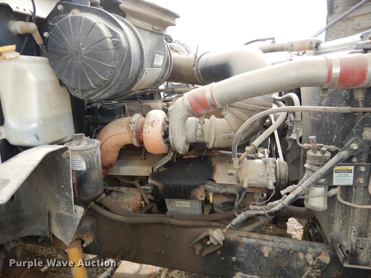 image for item J5518 2000 Mack CH613 truck chassis