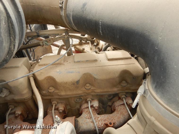 image for item J5518 2000 Mack CH613 truck chassis