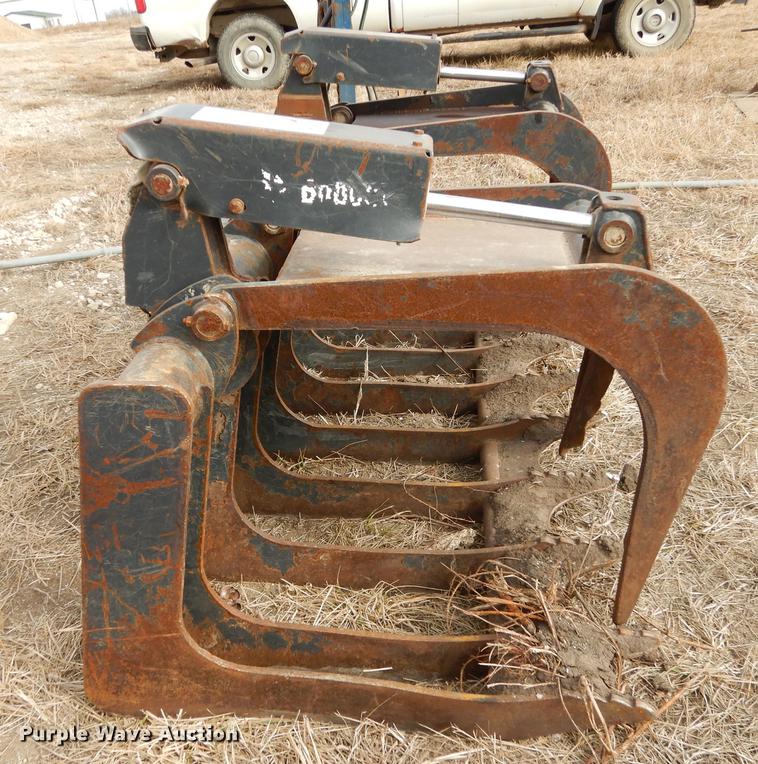 2008 Bobcat grapple skid steer bucket in Holton, KS Item J5526 sold