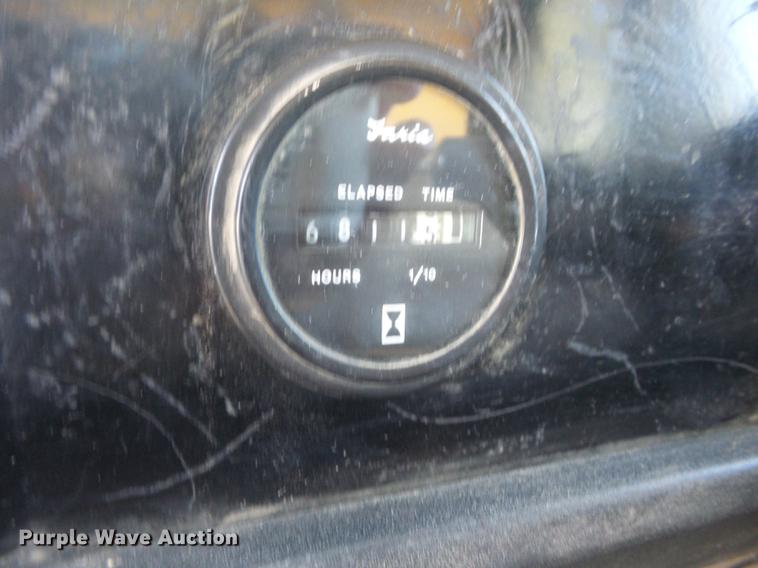 image for item K6283 1998 International 4700 street sweeper truck