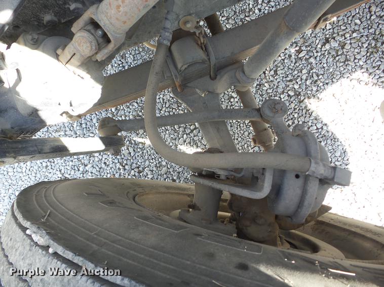 image for item K6283 1998 International 4700 street sweeper truck