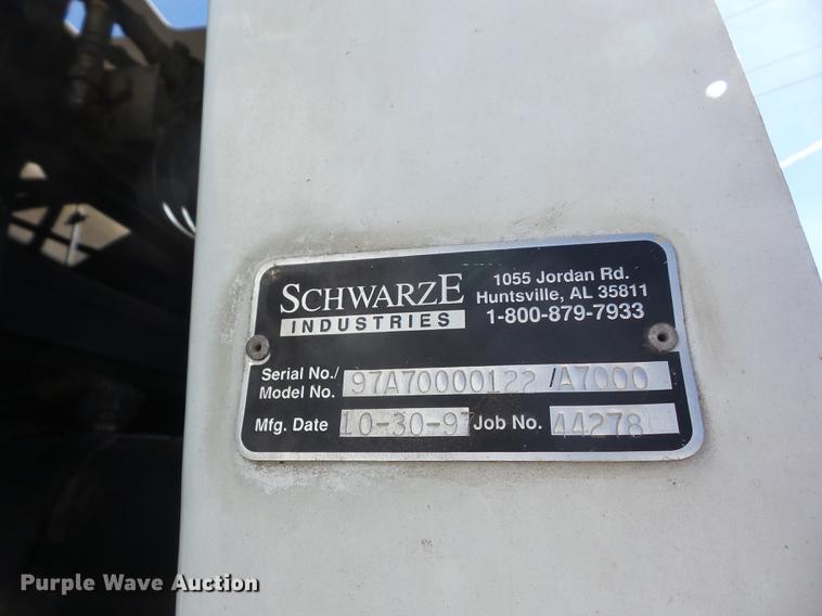 image for item K6283 1998 International 4700 street sweeper truck