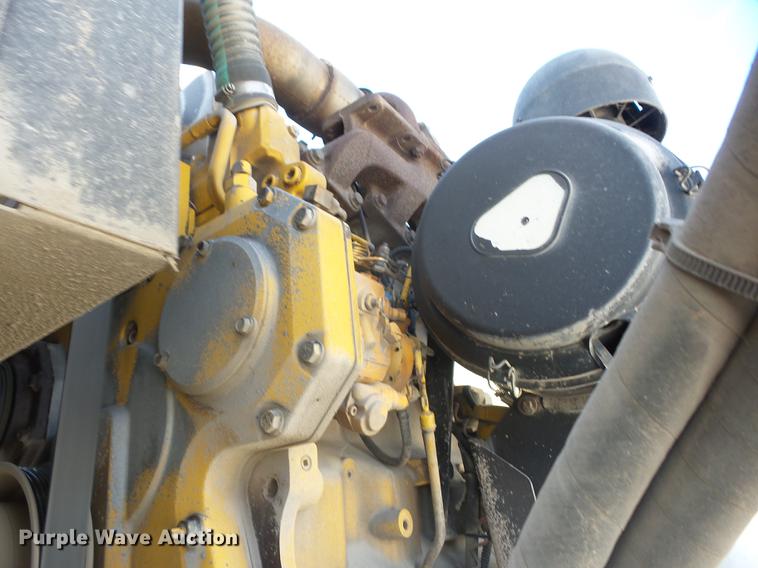 image for item K6283 1998 International 4700 street sweeper truck