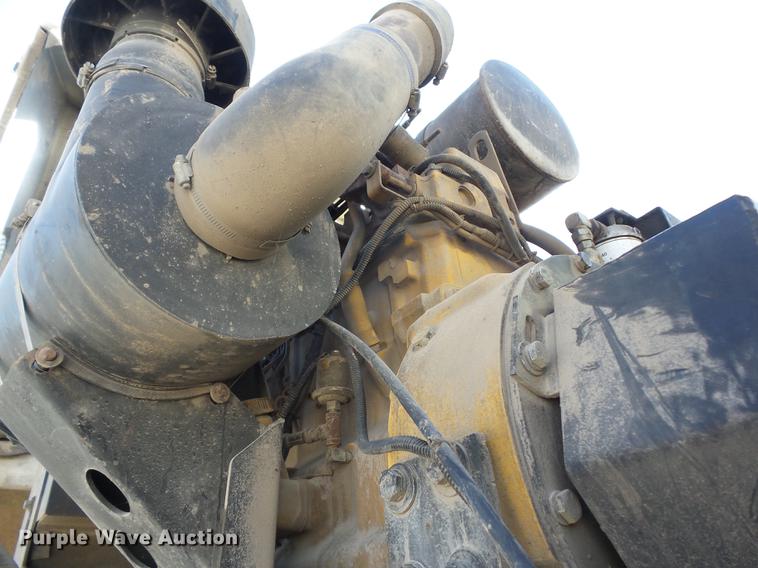 image for item K6283 1998 International 4700 street sweeper truck