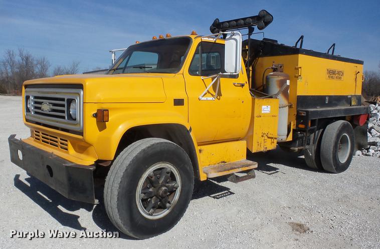 image for item K6284 1990 Chevrolet Kodiak 70 pothole patching truck