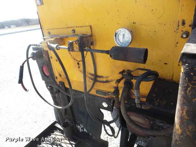 image for item K6284 1990 Chevrolet Kodiak 70 pothole patching truck