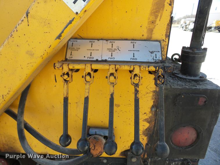 image for item K6284 1990 Chevrolet Kodiak 70 pothole patching truck