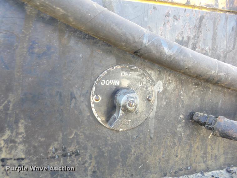 image for item K6284 1990 Chevrolet Kodiak 70 pothole patching truck