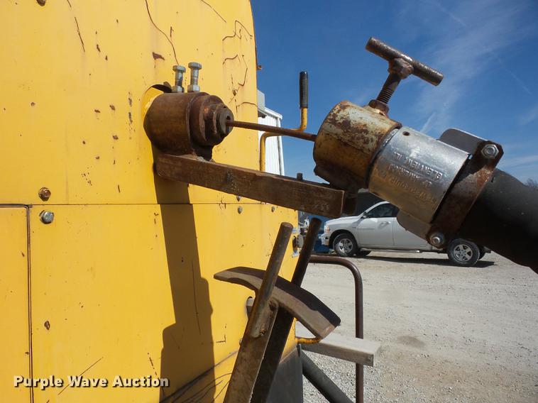 image for item K6285 1992 GMC TopKick sewer rodder truck