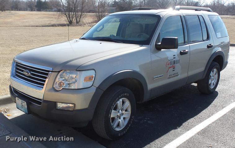 image for item K6286 2006 Ford Explorer SUV